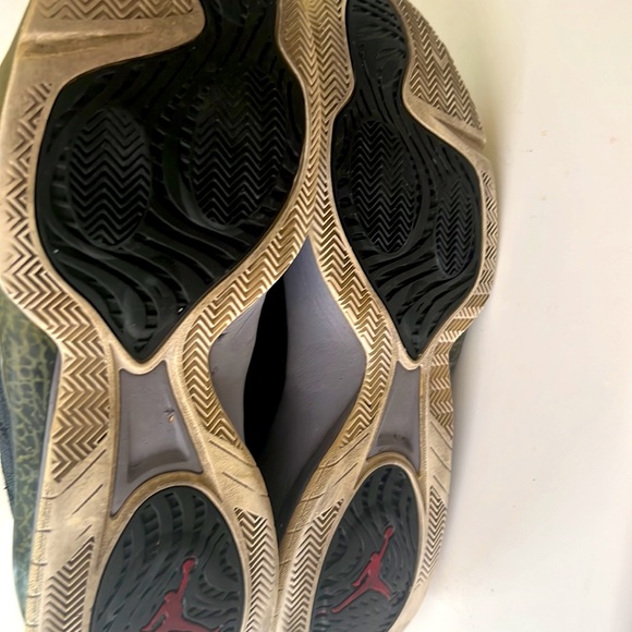 Original Nike Air Jump Man logo Black & Red men’s Shoes, gently preloved.Size 12 - Picture 5 of 12